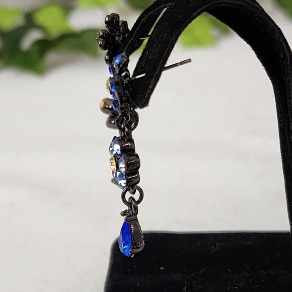 Gunmetal Silver w/ Blue and AB Crystal   Stones Butterfly Necklace Earrings Set - Picture 4 of 11